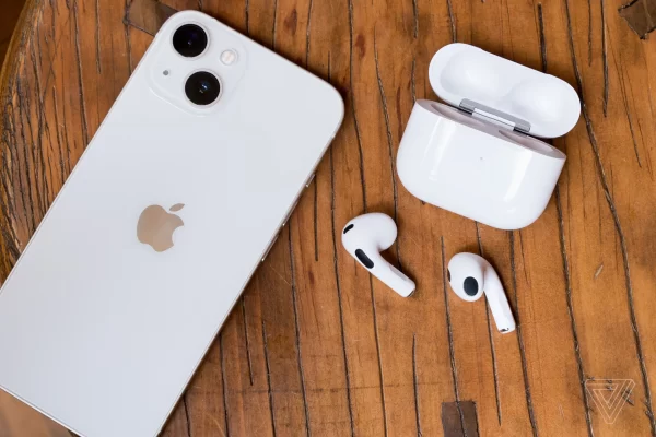 Apple AirPods (3rd generation) - Image 2